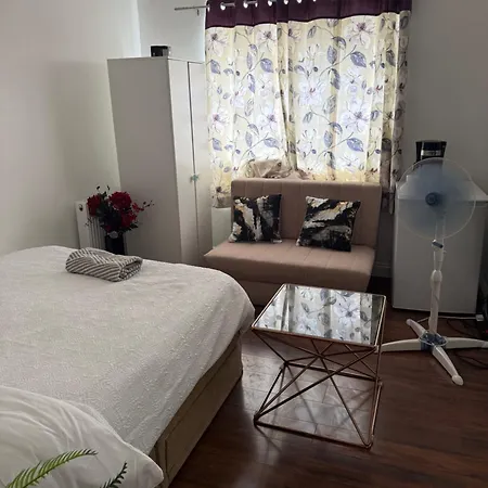 Cottingley Spring Farm stay
